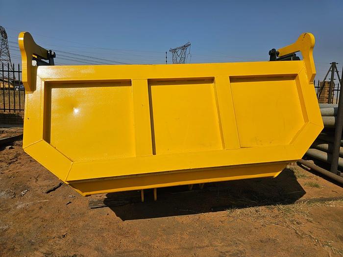 Used CATERPILLAR 730C2 BED