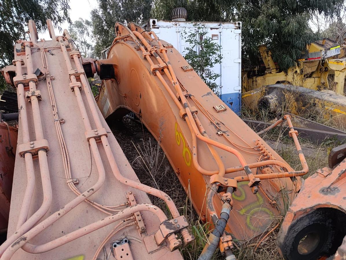 Used HITACHI ZX670LCR-3 MAIN BOOM