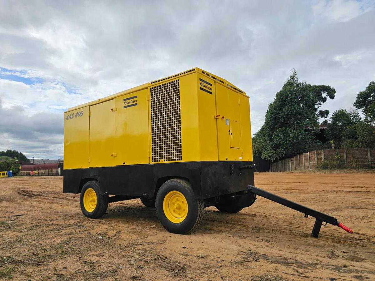 Used ATLAS COPCO XAS 495 MOBILE COMPRESSOR WITH MERCEDES BENZ ENGINE - OPERATIONAL