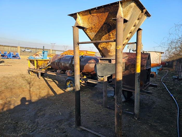 Used ASPHALT TAR MIXER WITH FEEDER BIN, MOTORS AND FLAME HEATER