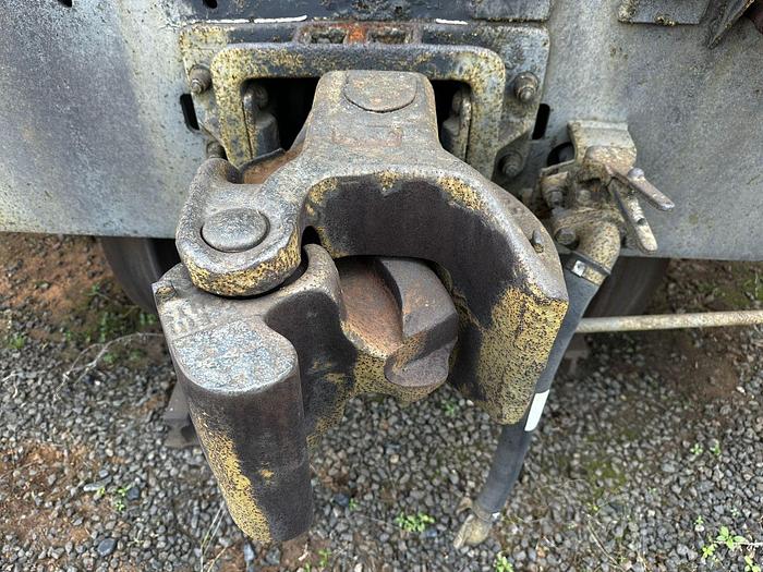 Used RDS BOTTOM SIDE DISCHARGE HOPPER