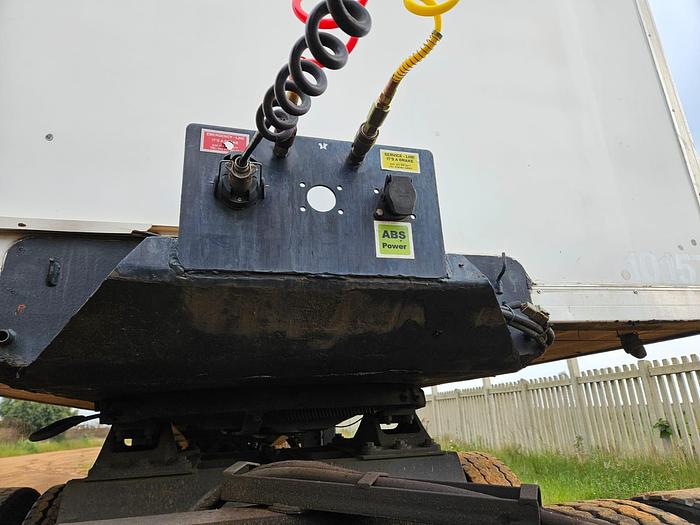 Used SERCO DOUBLE AXLE ISOLATED BODY TRAILER WITH RAVIOLI TAIL LIFT