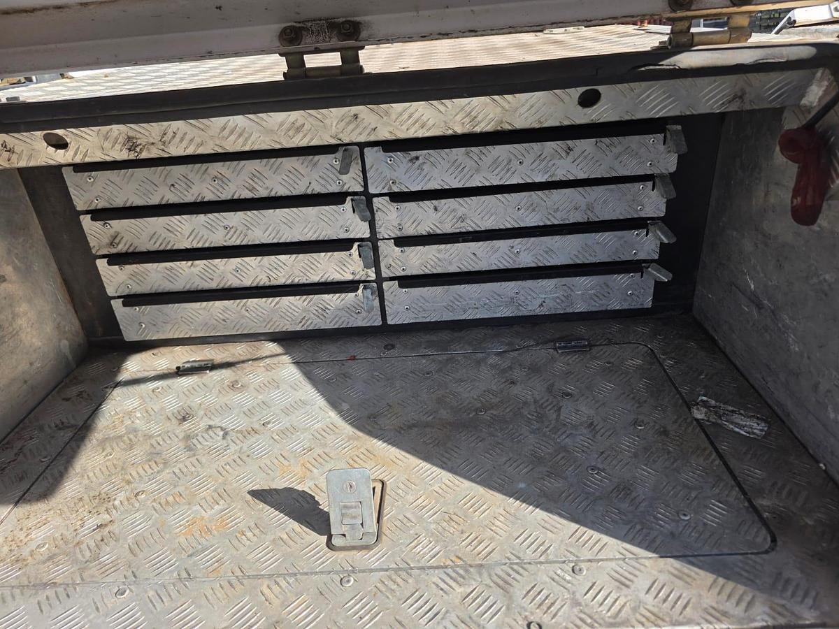 Used BIG ALUMINUM BAKKIE TOOL BOX (USED)