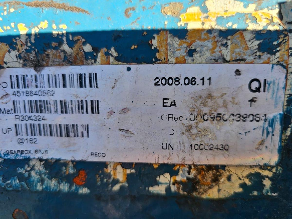 Used LOW SPEED HIGH TORQUE INDUSTRIAL HEAVY DUTY GEARBOX (USED)