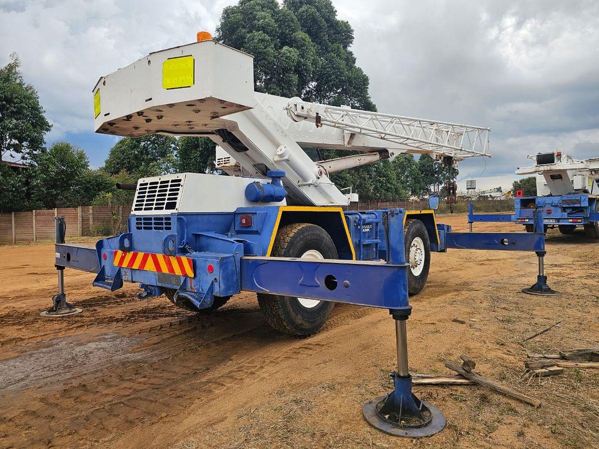 Used 18 TONNES CAPACITY FAUN CRANE - OPERATIONAL