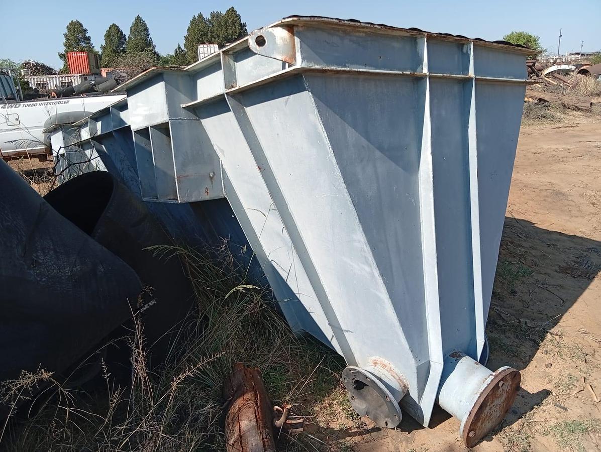 Used CHUTE CONVEYOR BIN