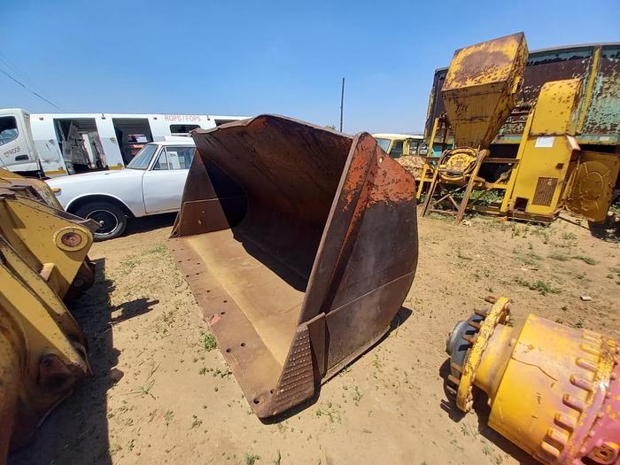 Used 1550 KG FRONT END LOADER BUCKET