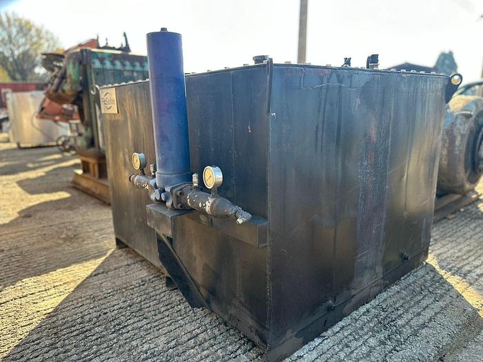 Used FLOSOLVE OIL TANK FITTED WITH FILTRATION (NOT TESTED)
