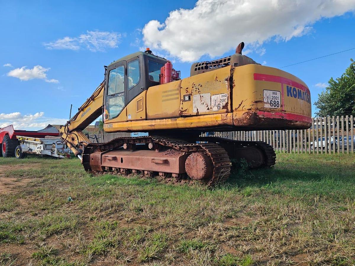 Used KOMATSU TRACKED EXCAVATOR