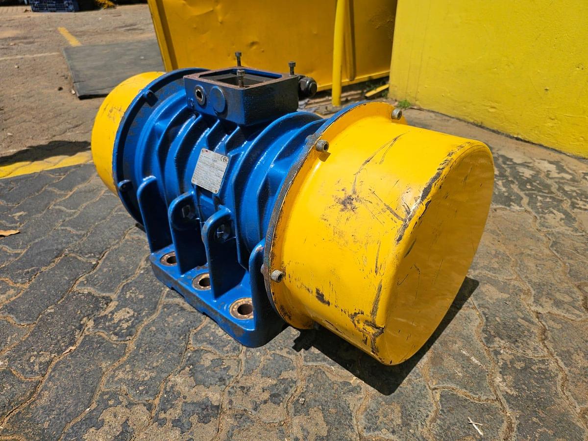 Used 5.3KW VIBRATING MOTOR (USED)