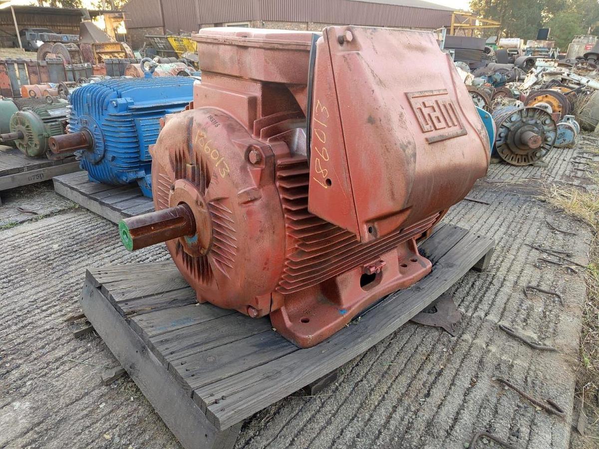 Used 220 KW INDUCTION MOTOR - USED CONDITION