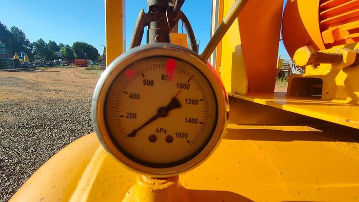 Used 13 BAR DUAL CHAMBER 7.5KW 400V INGERSOLL-RAND TYPE 30 COMPRESSOR (NOT TESTED)