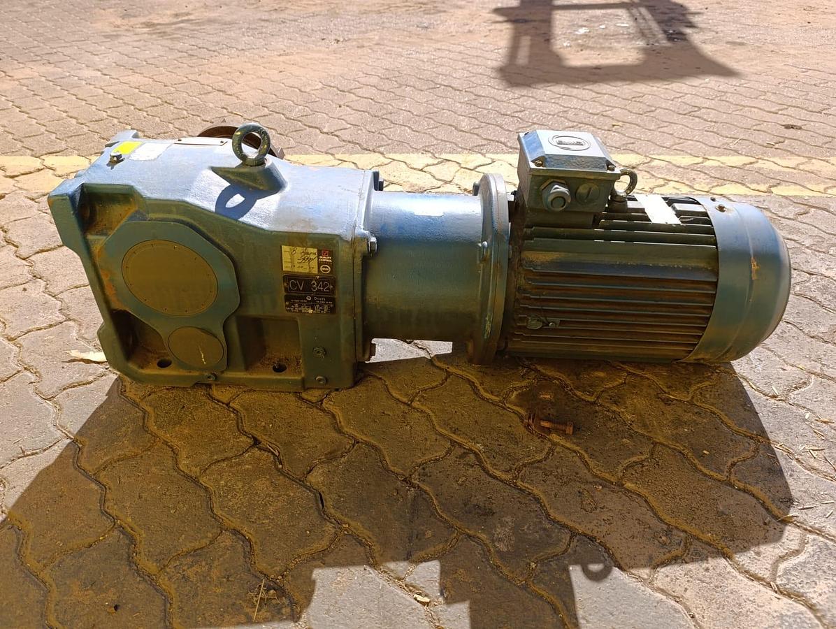 Used POWERPACK GEARBOX WITH ELECTRIC MOTOR 7.5KW