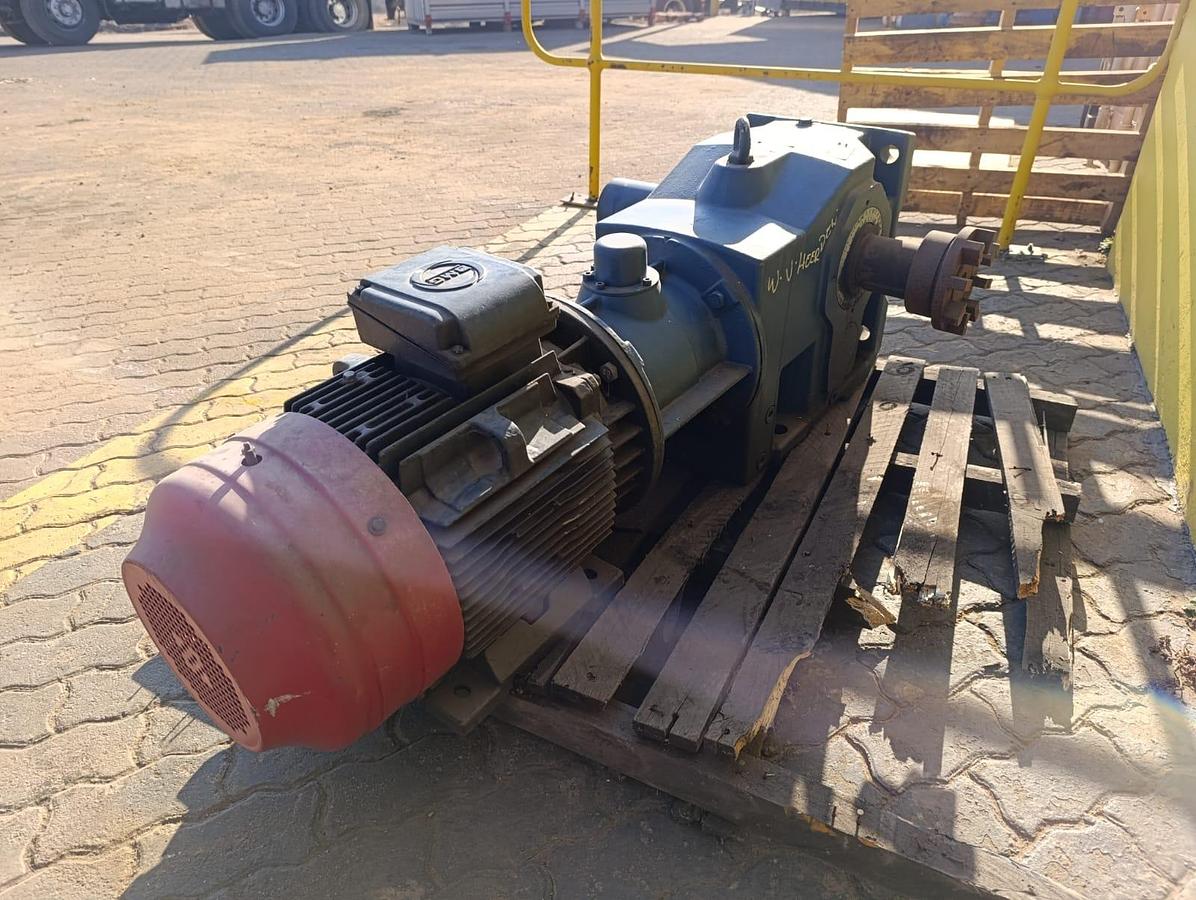 Used POWERPACK GEARBOX WITH ELECTRIC MOTOR