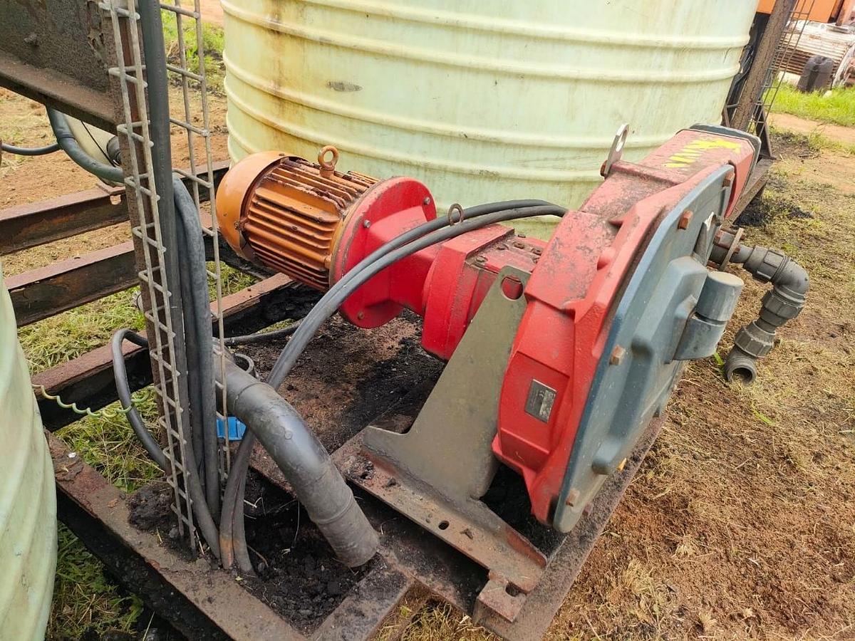 Used AGGREGATE TANKS WITH 2 SEW PERITECTIC PUMPS AND 1 MOTOR