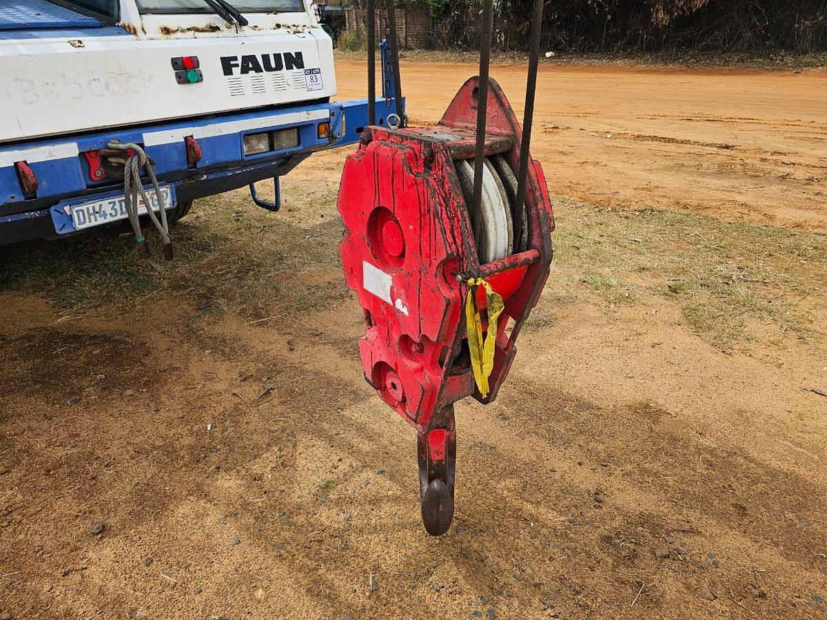 Used 30 TONNES CAPACITY FUAN CRANE - OPERATIONAL