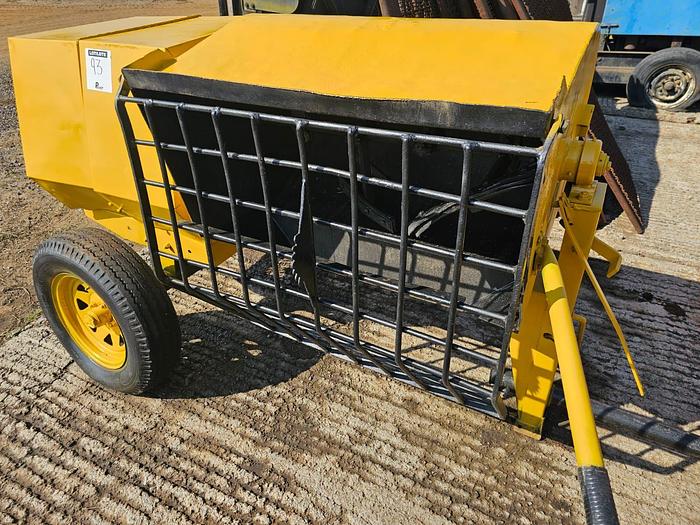 Used MOBILE CONCRETE MIXER DUMPER