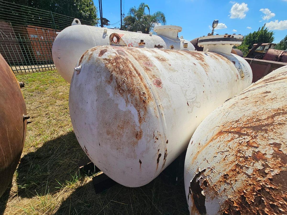 Used 2000 LITER DH HARRIS AIR TANK (USED)