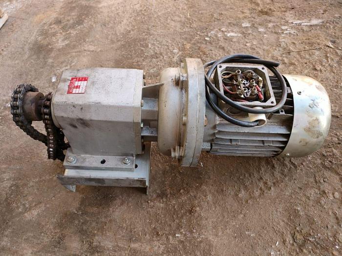 Used 1 X 100 M PACKING LINE ROLLER CONVEYOR STRUCTURE COMPLETE WITH DRIVES UNIT (TESTED)