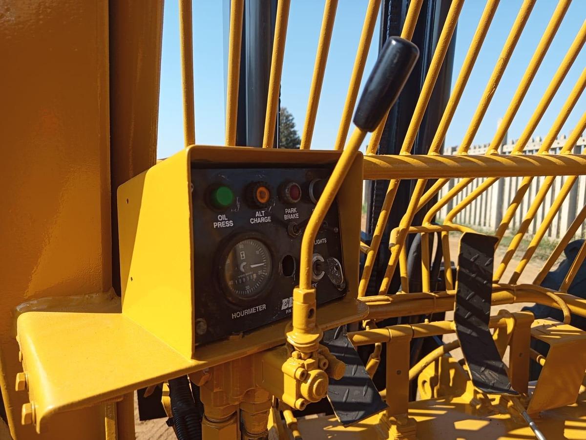 Used BELL 120 SUPER 2.75 TON ROUGH TERRAIN FORKLIFT(USED CONDITION)