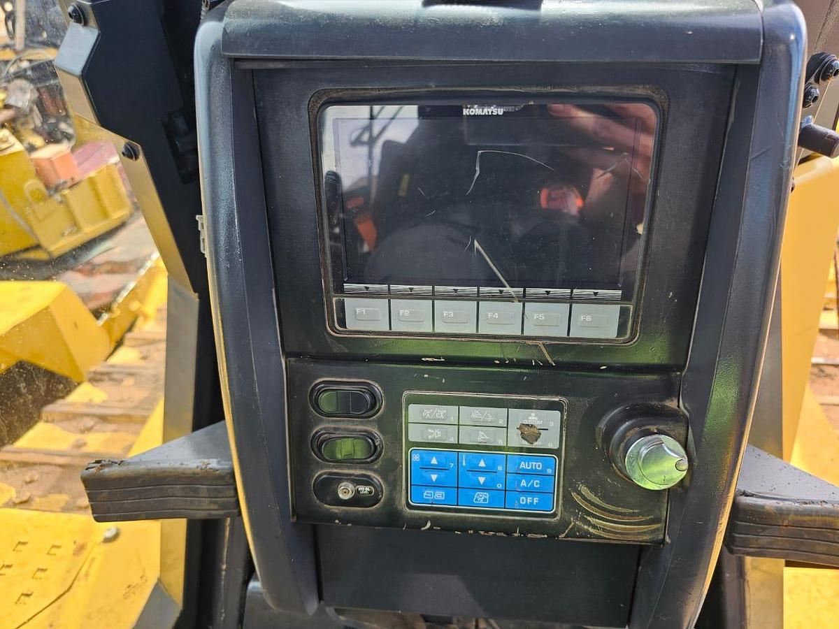 Used KOMATSU D155AX TRACKED DOZER - OPERATIONAL