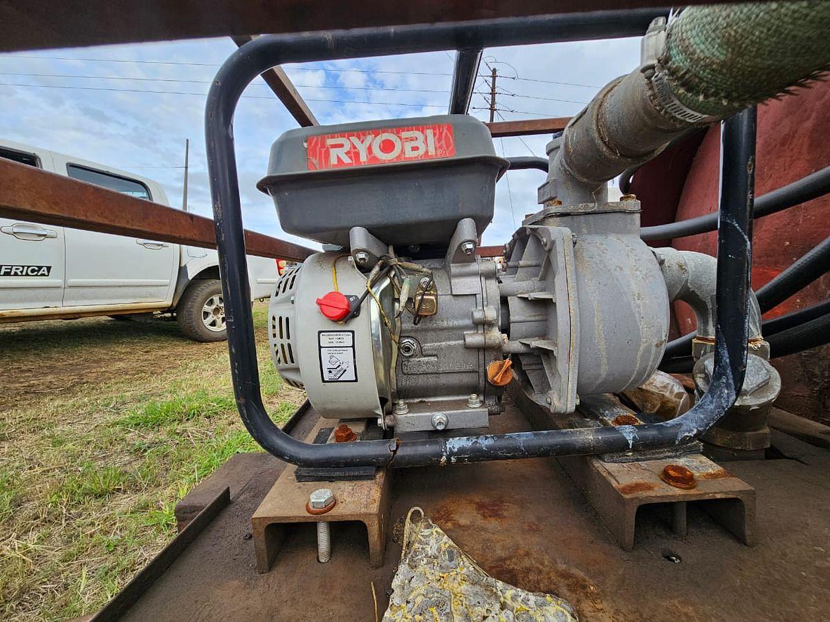 Used 1500 LITRE SINGLE AXLE WATER TANKER TRAILER