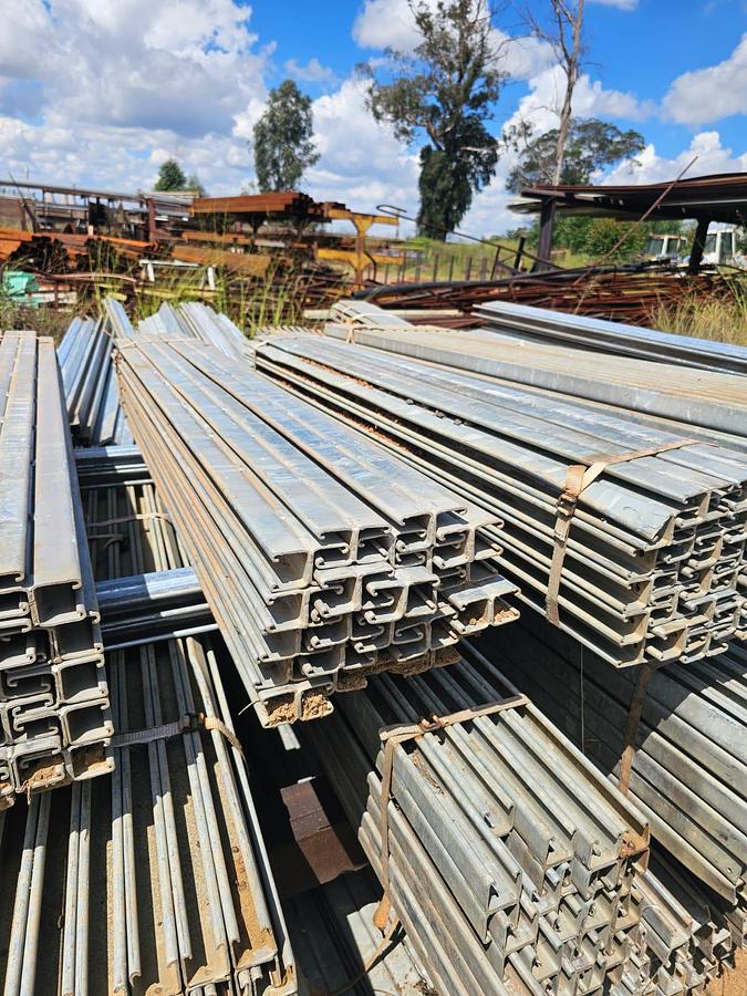 Used GALVANISED UNISTRUTS (USED)