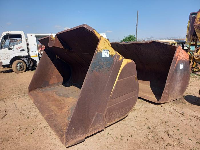 Used FRONT END LOADER BUCKET