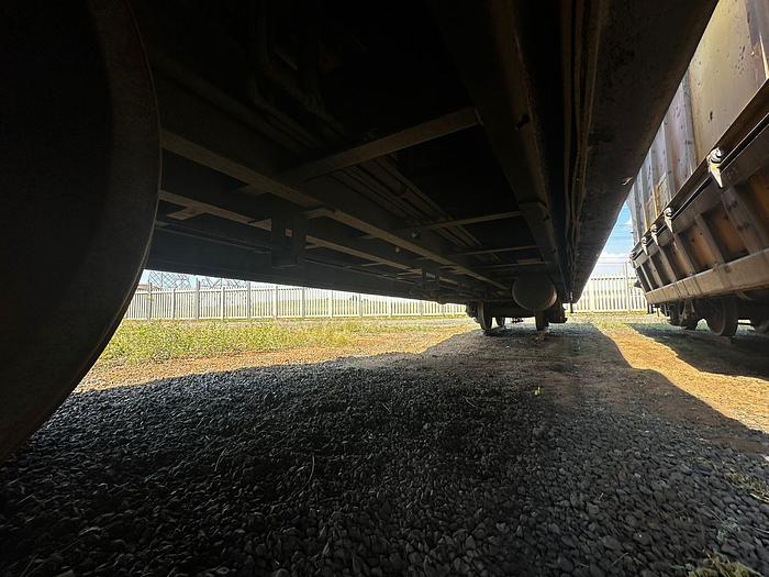 Used RDS BOTTOM SIDE DISCHARGE HOPPER