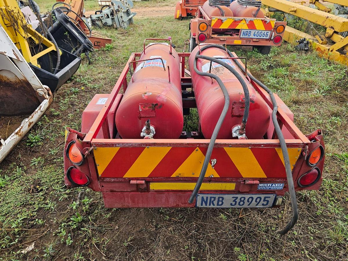 Used SINGLE AXLE 125KG (2) DRY CHEMICAL POWDER FIRE EXTINGUISHER TRAILER