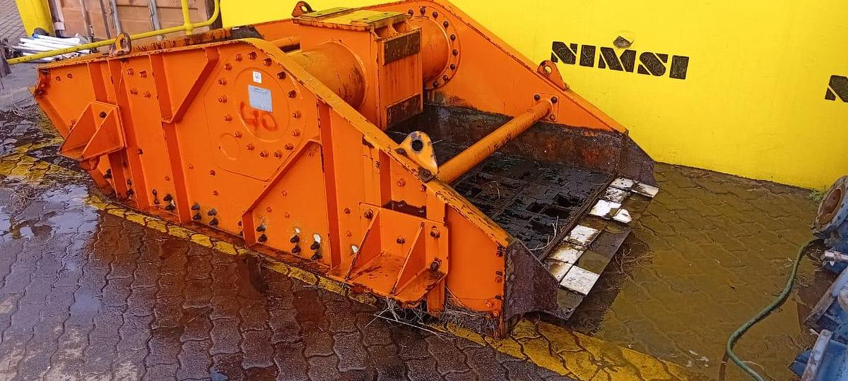 Used VIBRATING SCREEN WITHOUT MOTORS (USED)