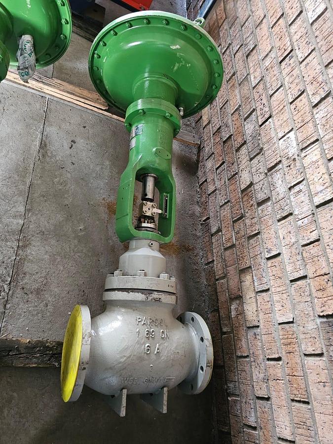 Used VEGA CONTROL VALVE 1-6940