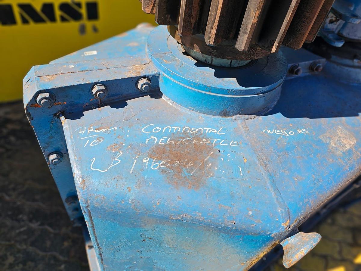 Used LOW SPEED HIGH TORQUE INDUSTRIAL HEAVY DUTY GEARBOX (USED)