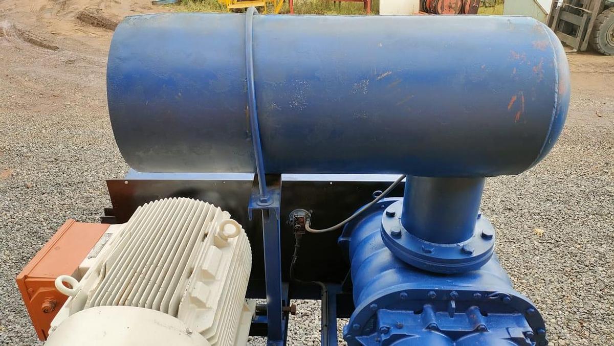 Used UNIVERSAL SAL BLOWER