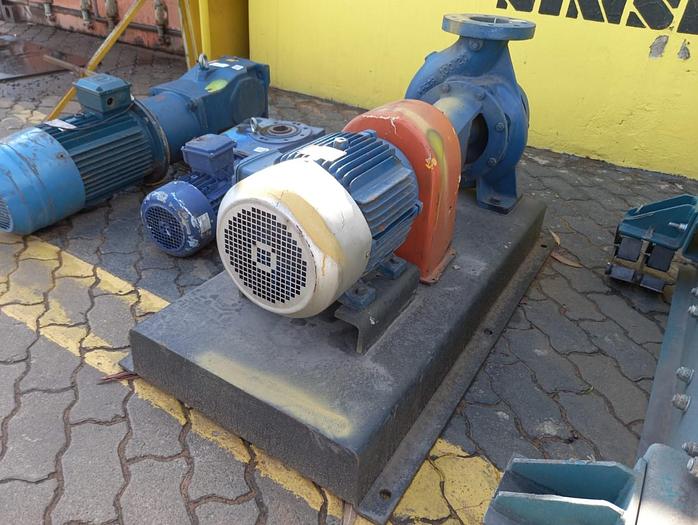 Used PUMP WITH ELECTRIC MOTORS (THEY HAVE PLATES)