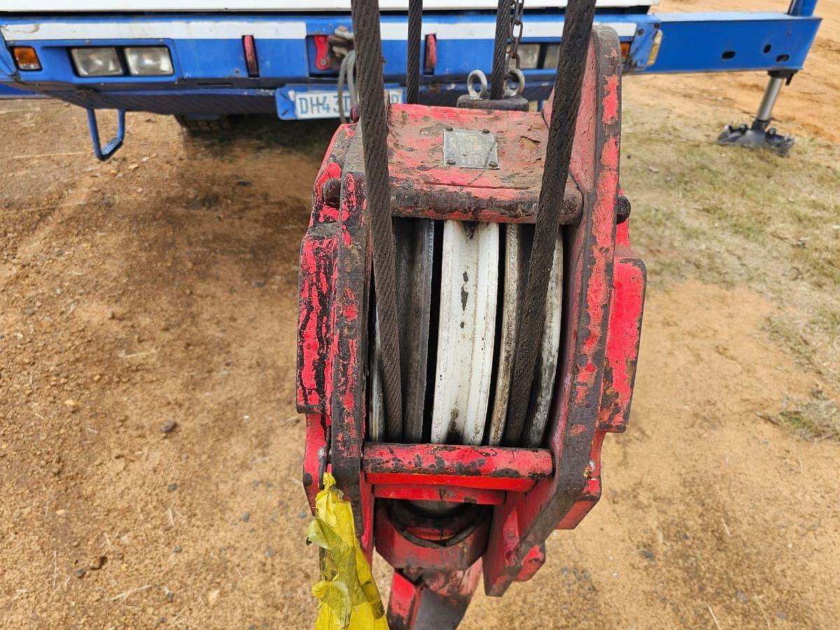 Used 30 TONNES CAPACITY FUAN CRANE - OPERATIONAL