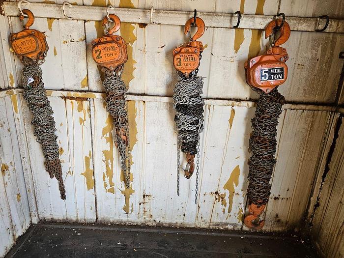 Used MOBILE WORKSHOP TRAILER WITH DRUM STAND, CHAINBLOCKS, & EXSTRAS