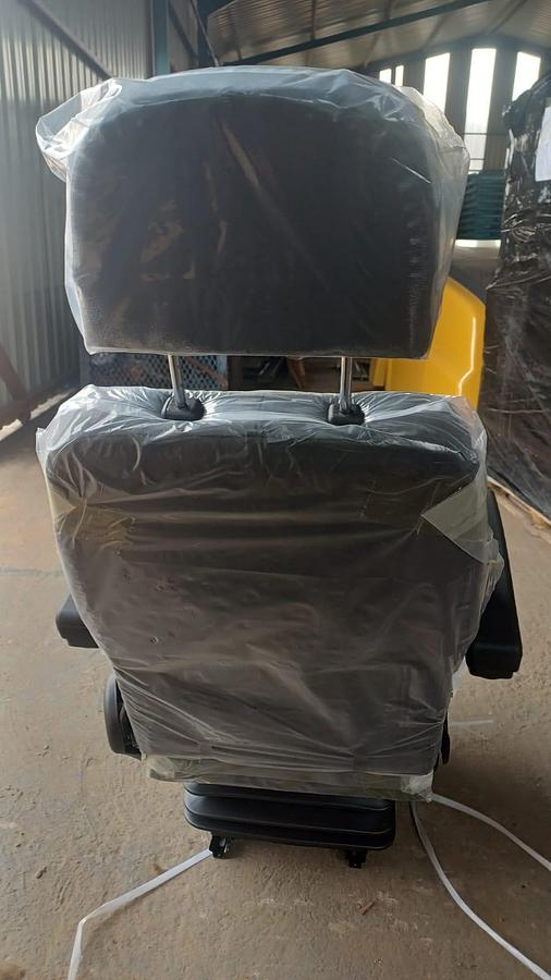 UNIVERSAL SEATS ( F.E.L AND EXCAVATORS) (NEW)