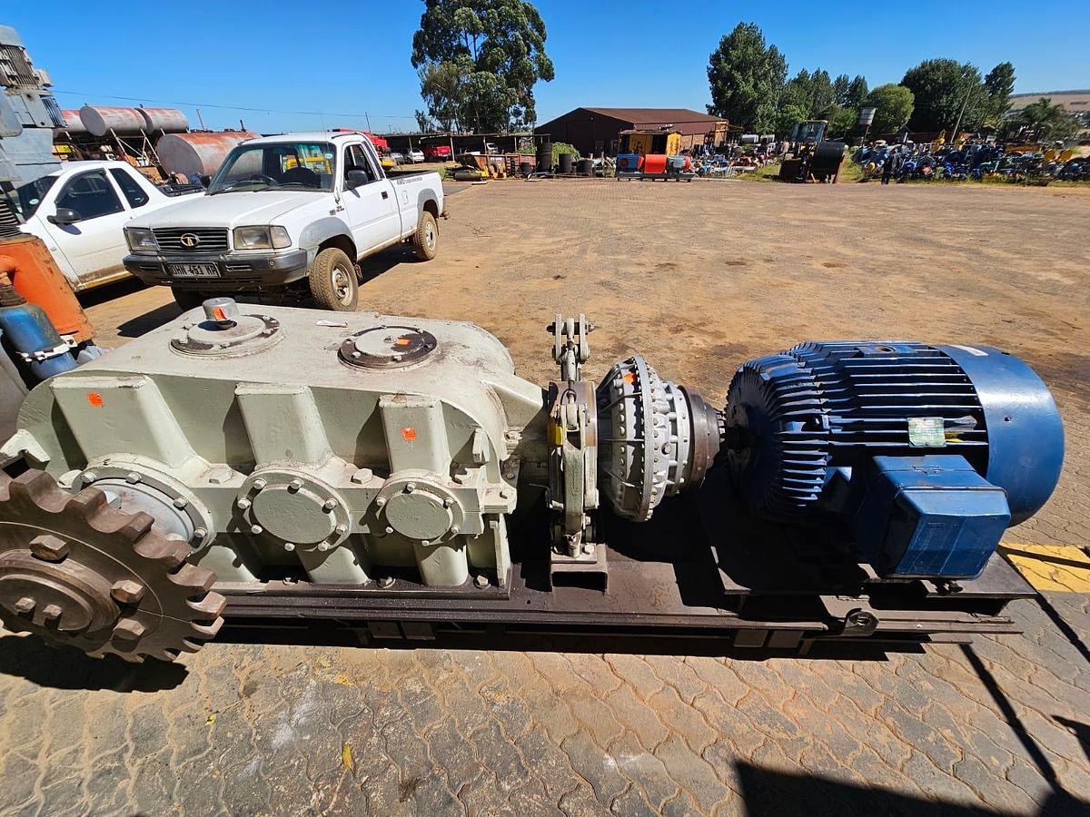 Used 64:1 75KW POWER PACK FANCRAFT GEARBOX (USED)