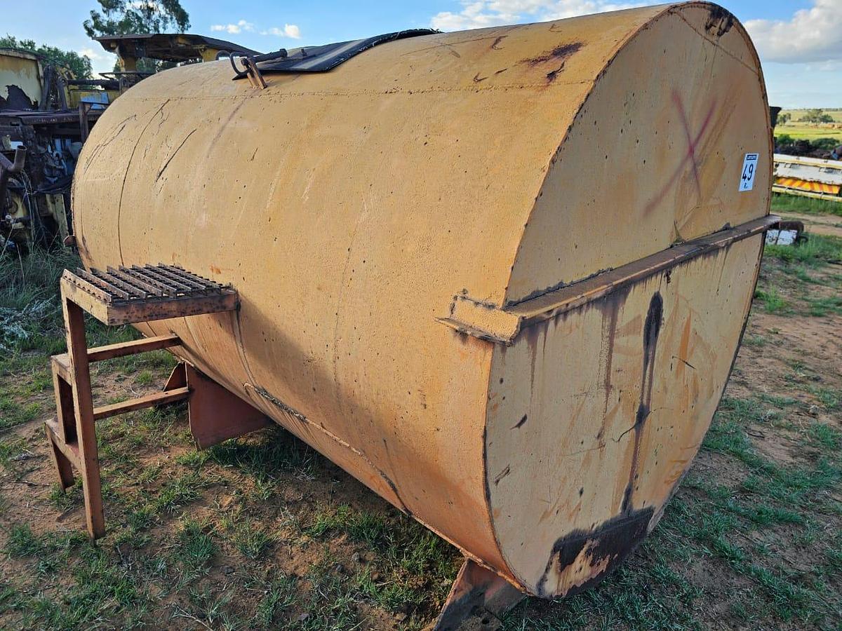Used 4500 LITRE TANK ON STAND