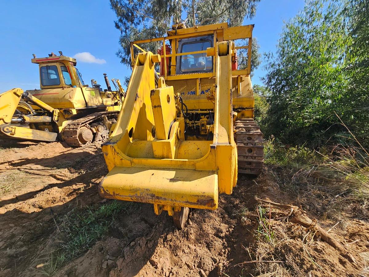 Used D375A KOMATSU DOZER (STRIPPING)