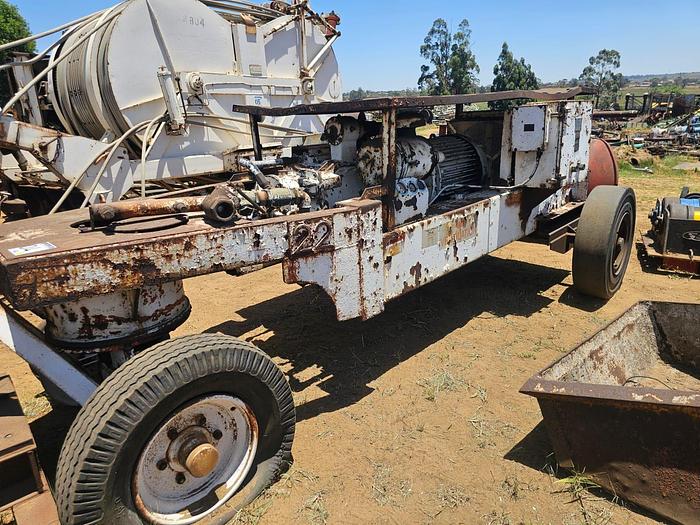 Used UG FLAMEPROOF COMPRESSOR ON TRAILER WITH 60 KW 550 VOLT ELECTRIC MOTOR