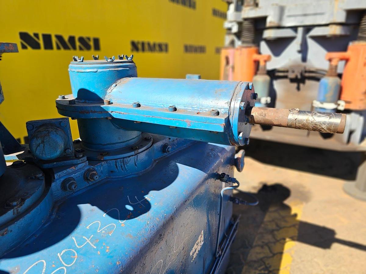 Used LOW SPEED HIGH TORQUE INDUSTRIAL HEAVY DUTY GEARBOX (USED)