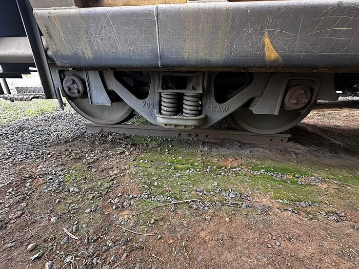 Used RDS BOTTOM SIDE DISCHARGE HOPPER