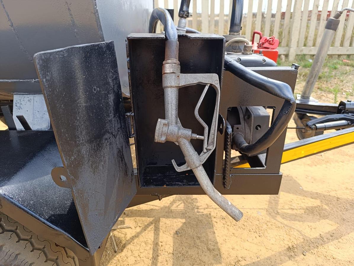 Used HEAVY DUTY 2500 LITRE DIESEL BOWSER TRAILER WITH PUMP & METER- USED CONDITION