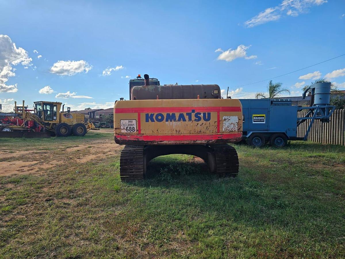 Used KOMATSU TRACKED EXCAVATOR