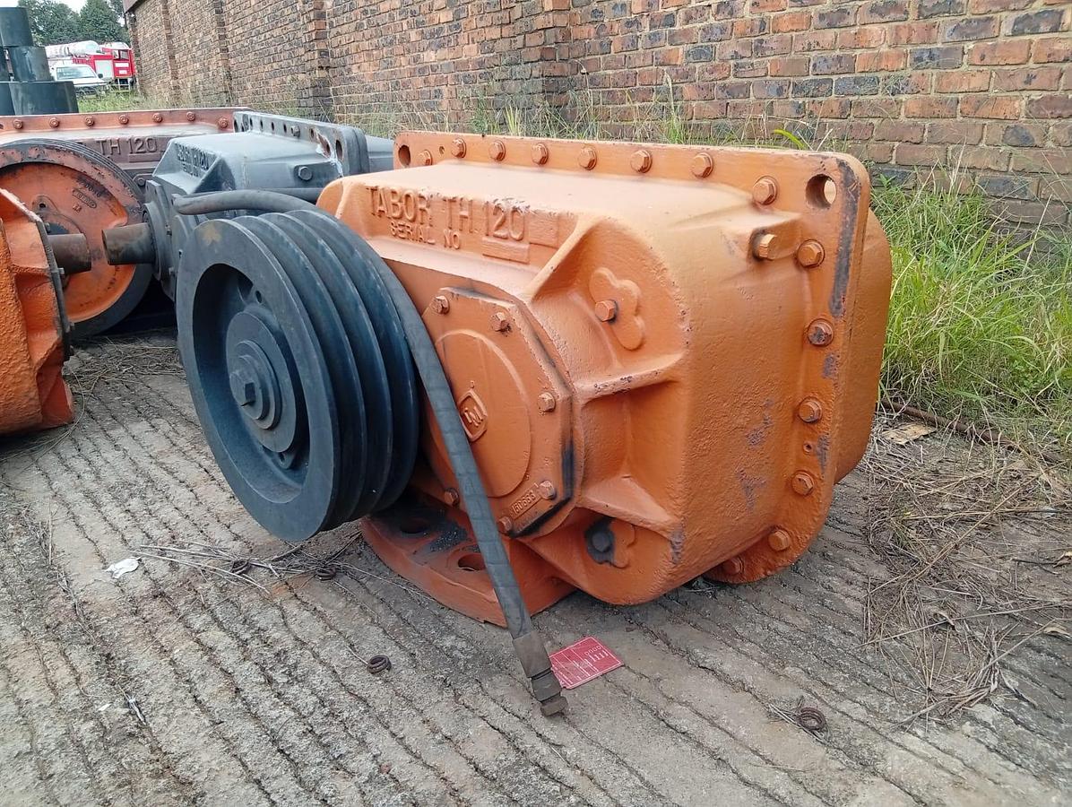Used TABOR TH 120 VIBRATING SCREEN MECHANISM (EXCITER)