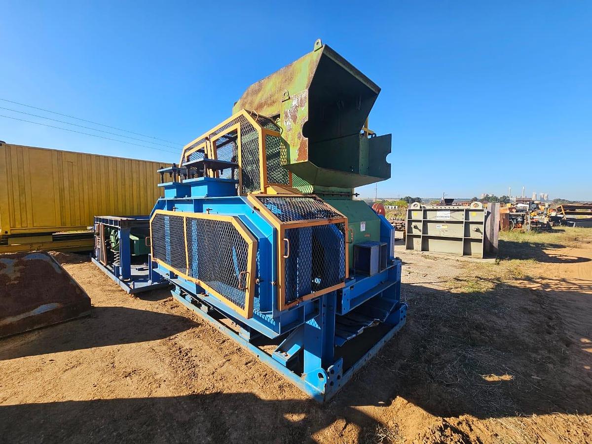 Used ADJUSTABLE DOUBLE DRUM CRUSHER WITH FEEDBIN (USED)
