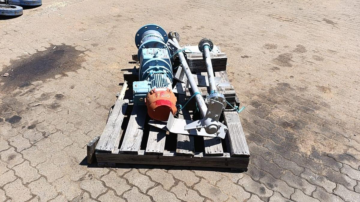 Used MIXTEC MOTOR AND MIXER 3KW AGETATOR