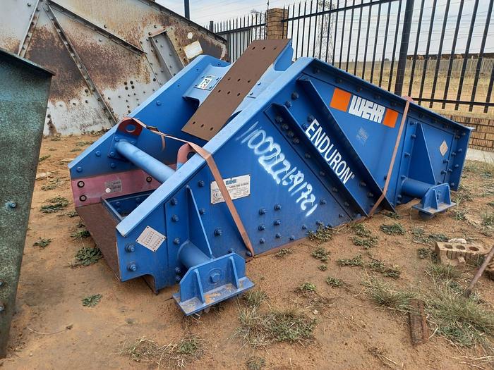 Used WEIR VIBRATING SCREEN WITH 2 X 2.3 KW DELTECH VIBRATING MOTORS (NOT TESTED)